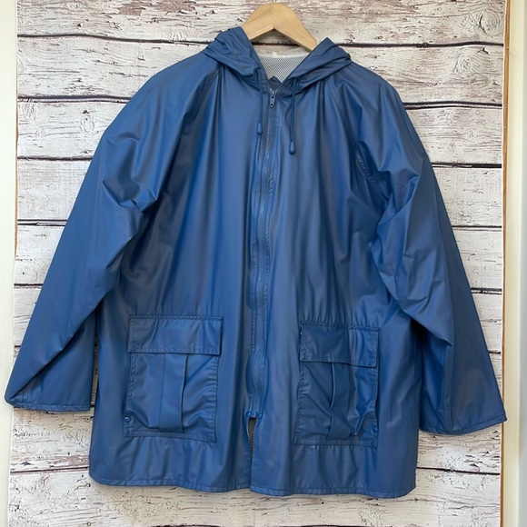 Women's Hooded Raincoat - Picture 1 of 12